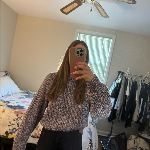 Universal Threads sweater - Picture 2 of 5